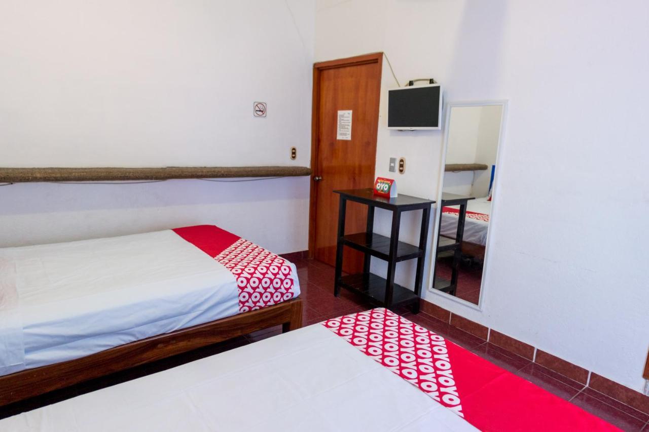 Hotel Isis Zihuatanejo Buitenkant foto