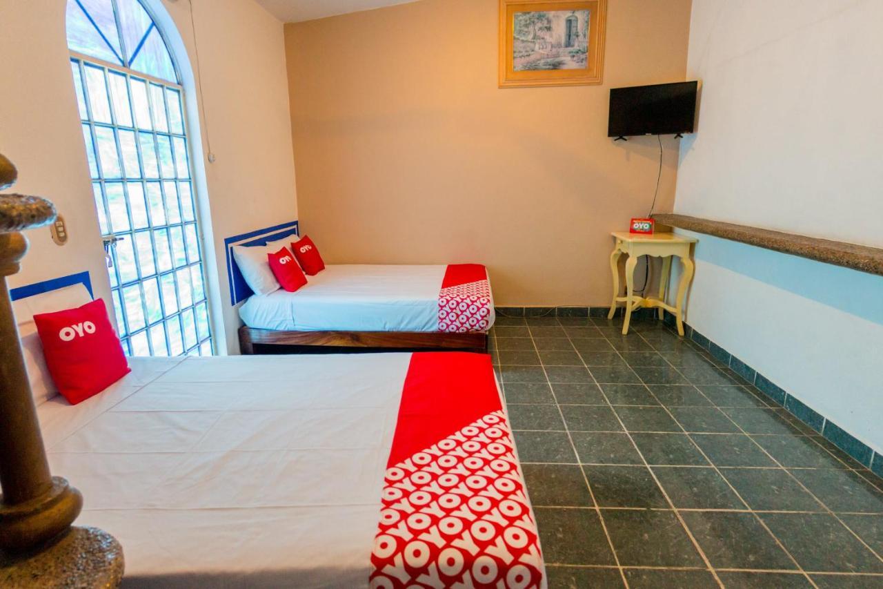 Hotel Isis Zihuatanejo Buitenkant foto