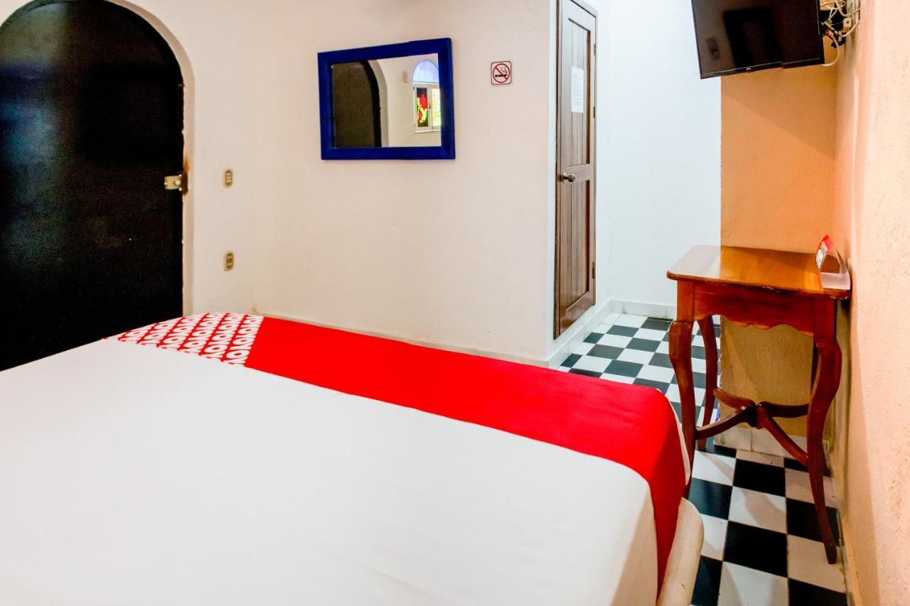 Hotel Isis Zihuatanejo Buitenkant foto