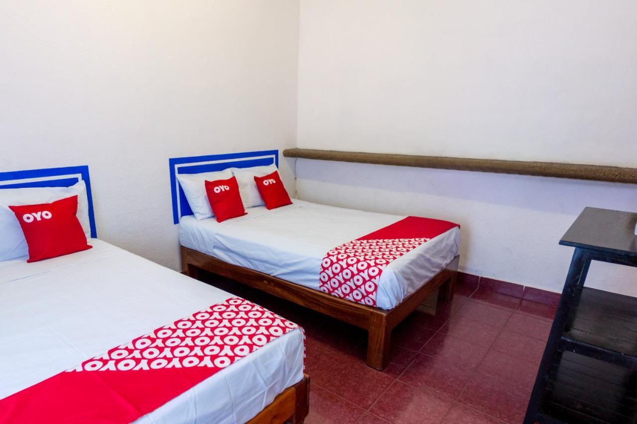 Hotel Isis Zihuatanejo Buitenkant foto