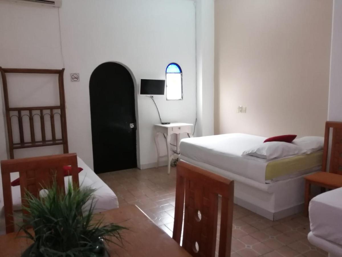Hotel Isis Zihuatanejo Buitenkant foto